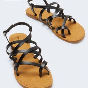 Aéropostale Black Toe Ring Sandals